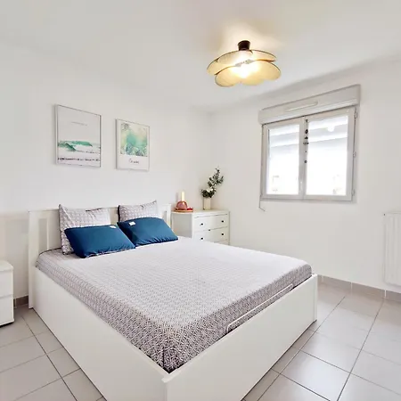 아파트 Sea View - Quiet Location, Air Conditioning & Parking 앙티브