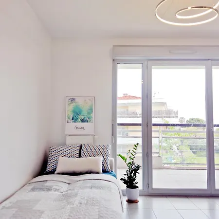 Sea View - Quiet Location, Air Conditioning & Parking