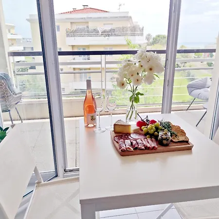 Sea View - Quiet Location, Air Conditioning & Parking *