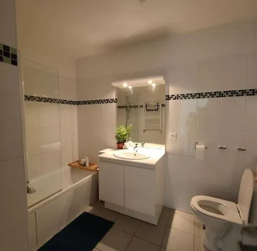 Appartement Sea View - Quiet Location, Air Conditioning & Parking Antibes