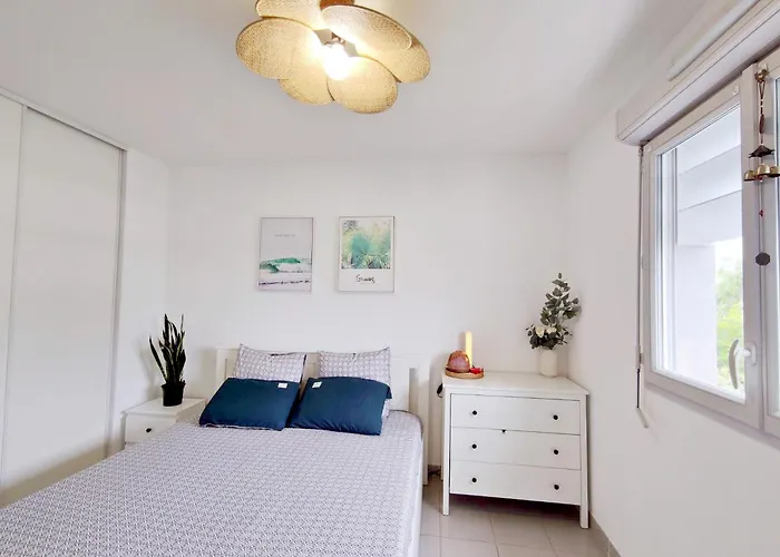 Appartement Sea View - Quiet Location, Air Conditioning & Parking