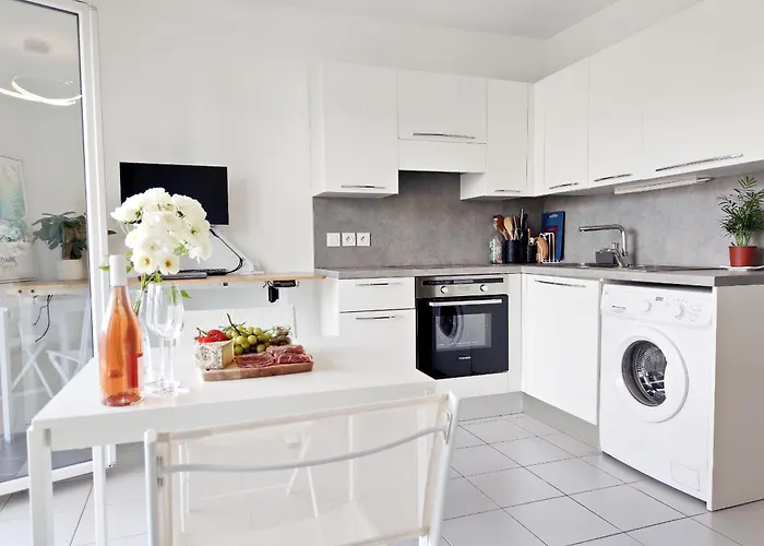 Apartman Sea View - Quiet Location, Air Conditioning & Parking