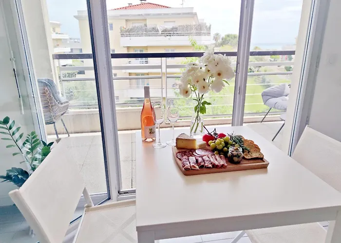 Sea View - Quiet Location, Air Conditioning & Parking *